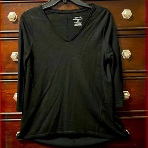 3/4 sleeve T-shirt long tail.